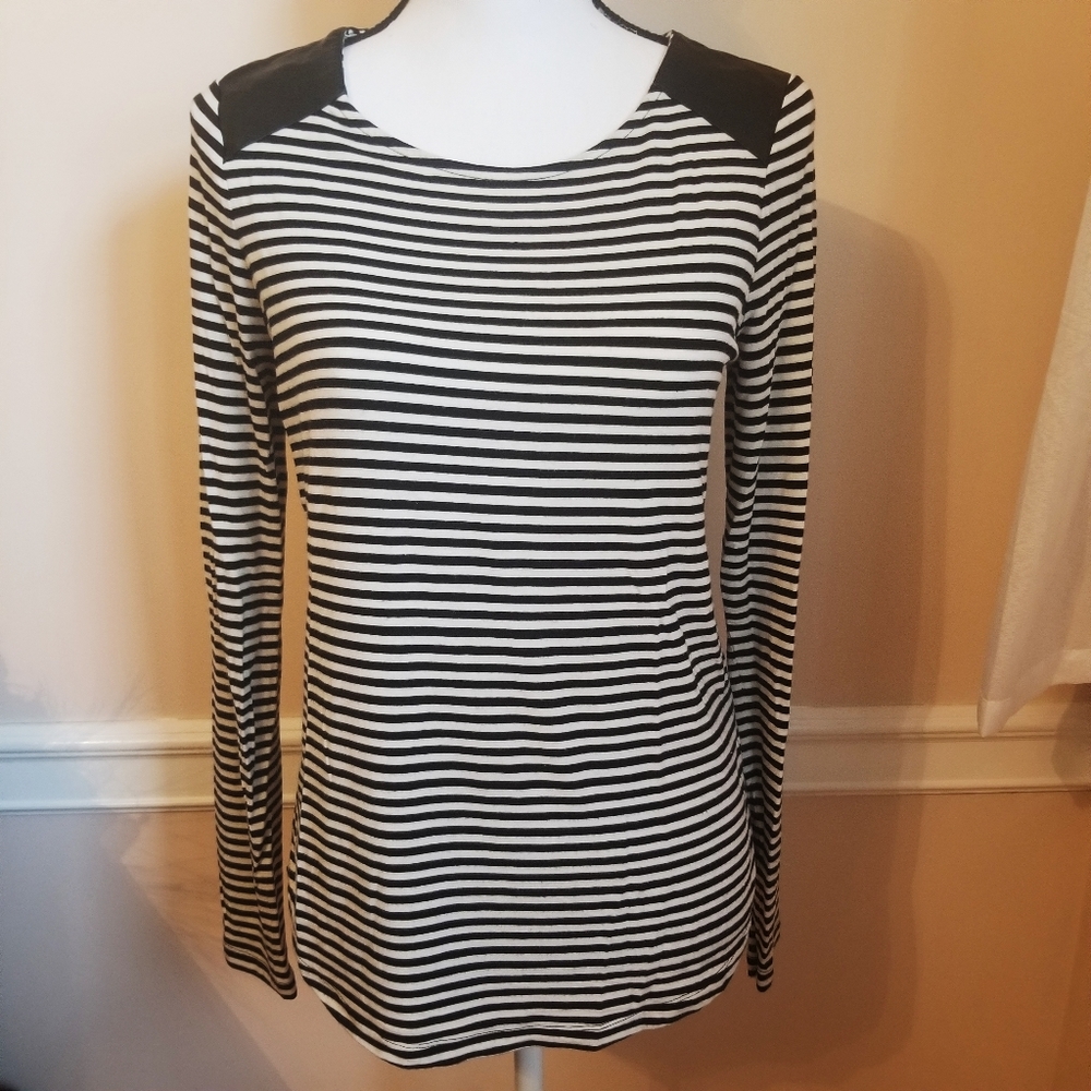 Banana Republic faux leather long sleeve top sz S